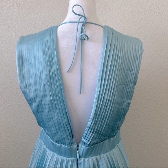 ABERCROMBIE AND FITCH Plunge Pleated Mini Dress NWT in Aqua Blue Sz. Medium Tall - Picture 12 of 16